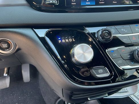 New 2026 Chrysler Voyager LX image 27