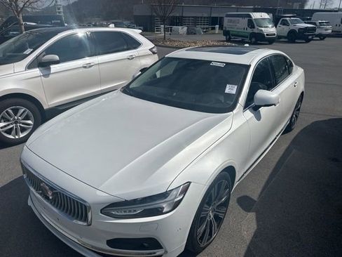 Used 2022 Volvo S90 B6 Inscription w/ Advanced Package image 39
