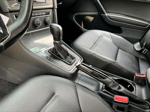 Used 2017 Volkswagen Golf Alltrack S image 12