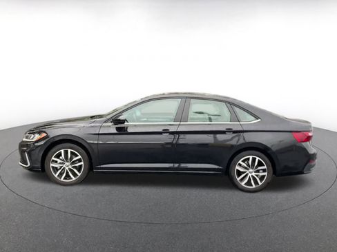 Used 2025 Volkswagen Jetta SE image 9