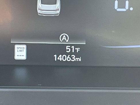 Certified 2025 Hyundai Elantra SE image 18