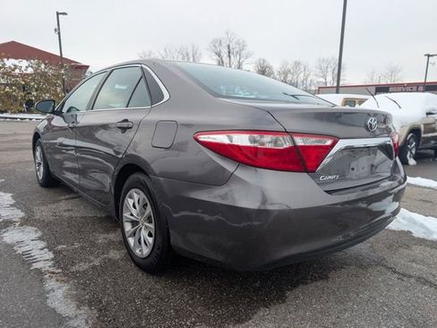 Used 2016 Toyota Camry LE image 4