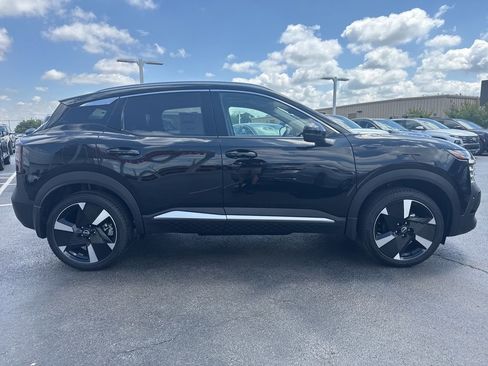 New 2026 Nissan Kicks SR w/ SR Premium Package AWD/4WD image 6