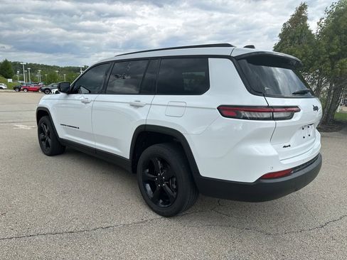 Used 2023 Jeep Grand Cherokee L Laredo AWD/4WD image 5