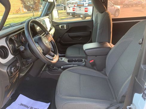 Used 2024 Jeep Wrangler Sport image 22