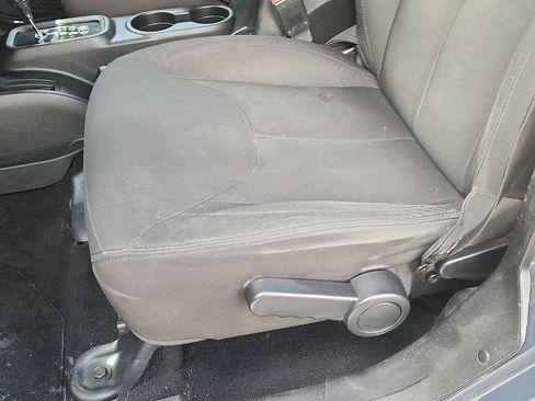 Used 2017 Jeep Wrangler Unlimited Sport w/ Connectivity Group AWD/4WD image 7