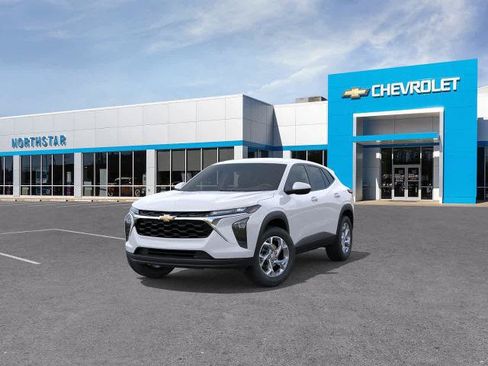 New 2026 Chevrolet Trax LS w/ LS Convenience Package FWD image 8
