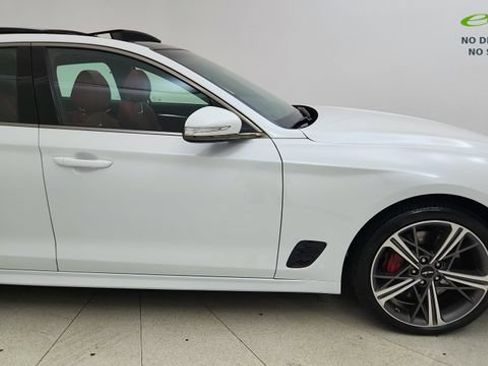 Used 2025 Genesis G70 2.5T image 8