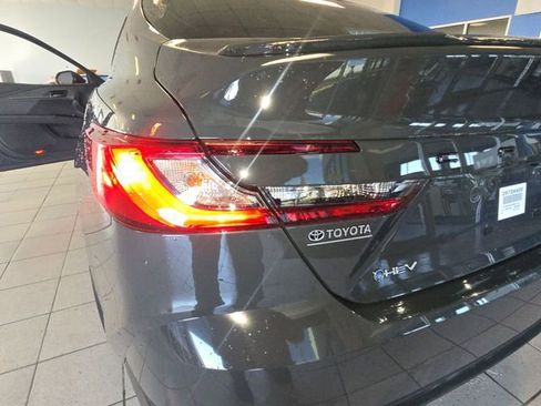 Used 2025 Toyota Camry SE image 26