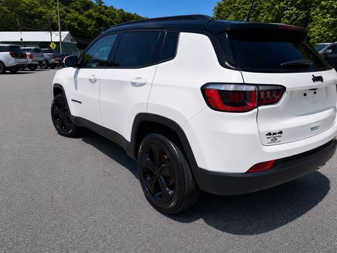 Used 2019 Jeep Compass Latitude AWD/4WD image 6