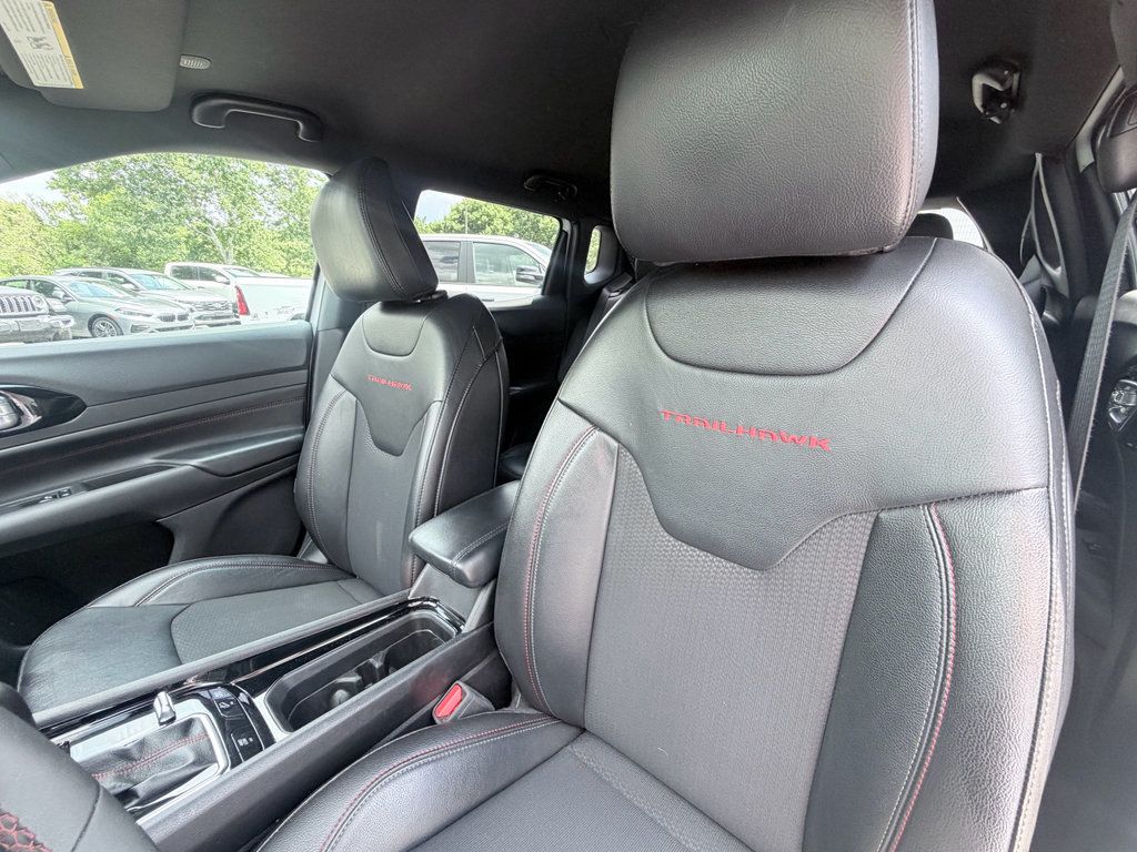 Used 2025 Jeep Compass Trailhawk AWD/4WD image 20