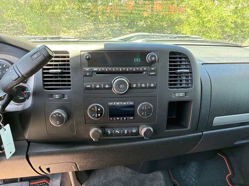 Used 2014 Chevrolet Silverado 2500 LT w/ Interior Plus Package AWD/4WD image 11