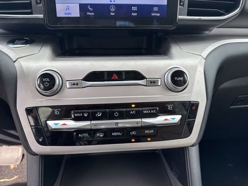 Used 2020 Ford Explorer XLT w/ Equipment Group 202A image 18