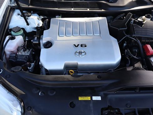 Used 2011 Toyota Avalon Limited image 37