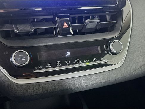 Used 2025 Toyota Corolla LE image 22