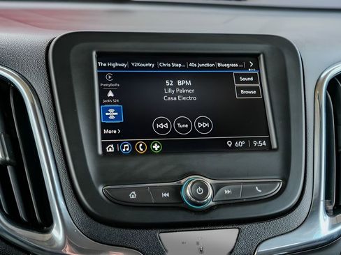 Used 2023 Chevrolet Equinox LT image 49