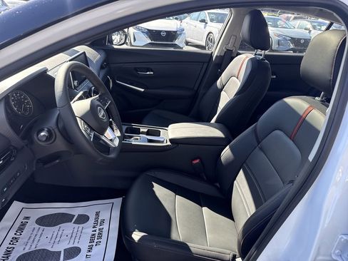 New 2025 Nissan Sentra SR w/ SR Premium Package FWD image 15