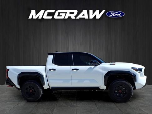 Used 2026 Toyota Tacoma TRD Pro AWD/4WD image 7