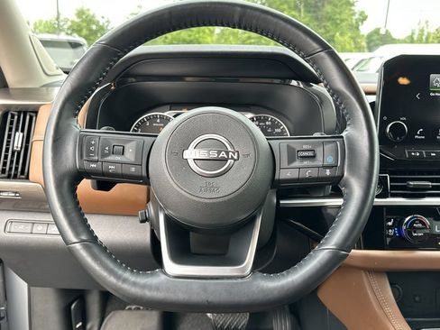 Used 2022 Nissan Pathfinder Platinum AWD/4WD image 12
