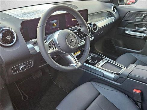 New 2026 Mercedes-Benz GLB 250 image 3
