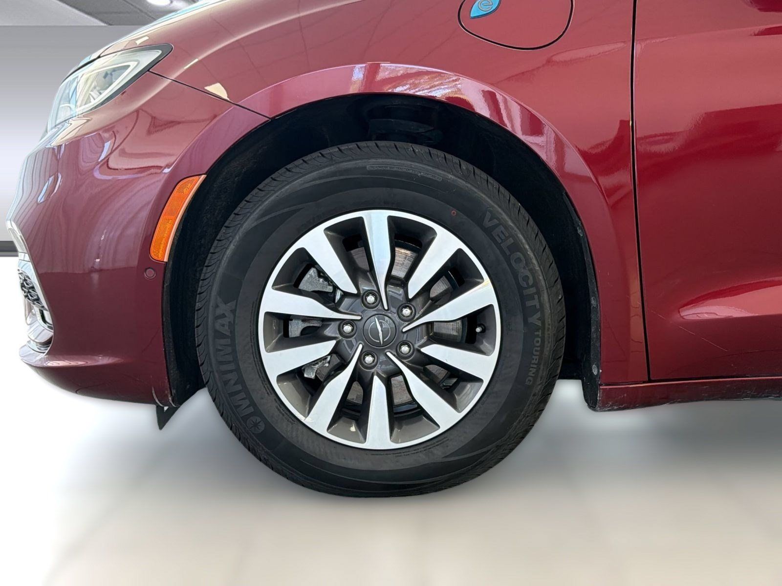 Used 2021 Chrysler Pacifica Touring-L w/ Uconnect Theater Family Group FWD image 12