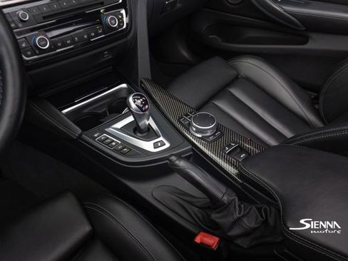 Used 2017 BMW M4 Convertible image 31