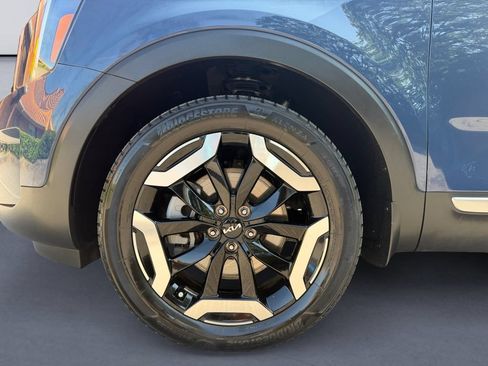 Used 2023 Kia Telluride EX w/ EX Captain's Chair Package FWD image 9