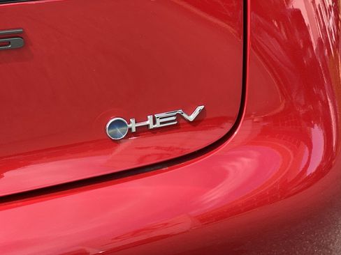 Used 2025 Toyota Prius XLE FWD image 29