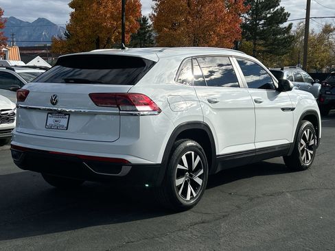 Used 2021 Volkswagen Atlas Cross Sport SE image 3