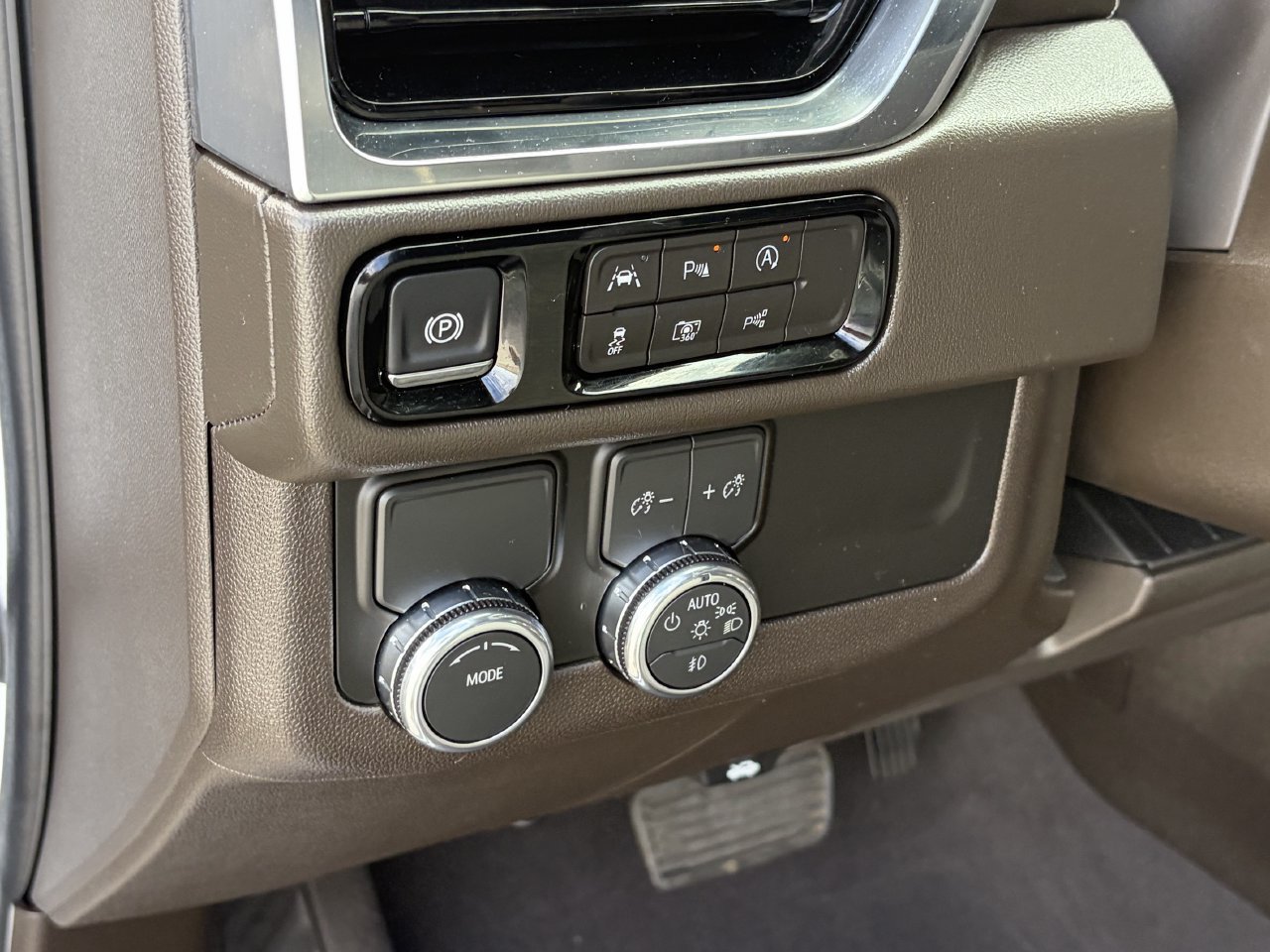 Used 2026 GMC Yukon Elevation RWD image 7