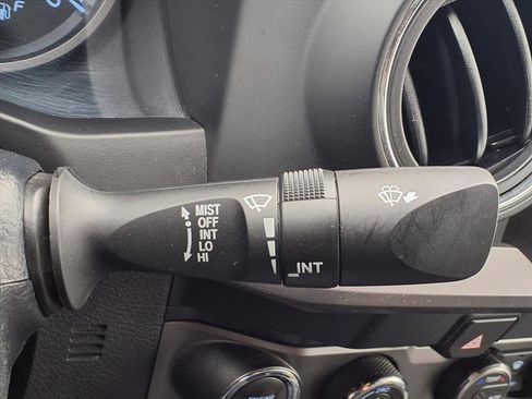 Used 2022 Toyota Tacoma TRD Off-Road image 16