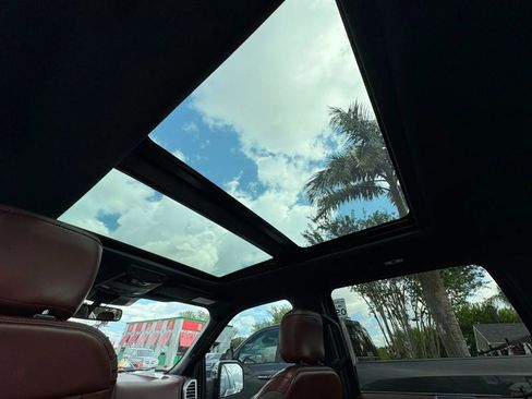 Used 2018 Ford F150 Platinum w/ Equipment Group 701A Luxury image 11