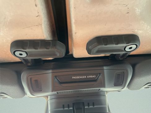 Used 2025 Jeep Wrangler Willys image 12