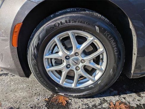 Certified 2023 Chrysler Voyager LX image 30