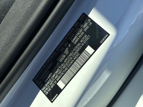 Certified 2025 Volvo XC90 B6 Plus w/ Protection Package Premier image 29