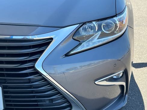 Used 2018 Lexus ES 350 w/ Navigation System Package FWD image 11