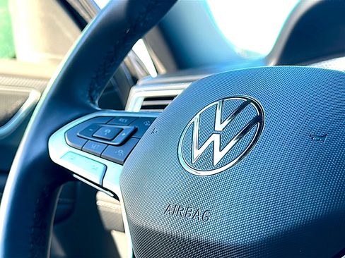 Used 2024 Volkswagen Atlas Cross Sport SEL Premium R-Line image 20