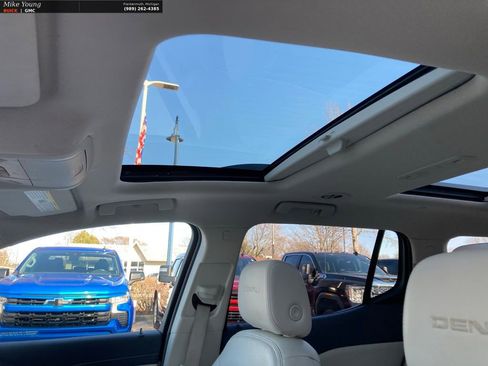 Used 2021 GMC Acadia Denali w/ GMC Pro Grade Package image 25