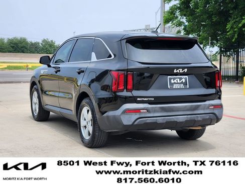 Used 2023 Kia Sorento LX FWD image 6