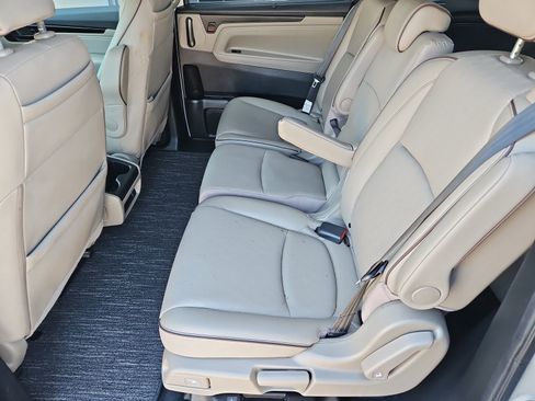 Used 2024 Honda Odyssey Elite image 18