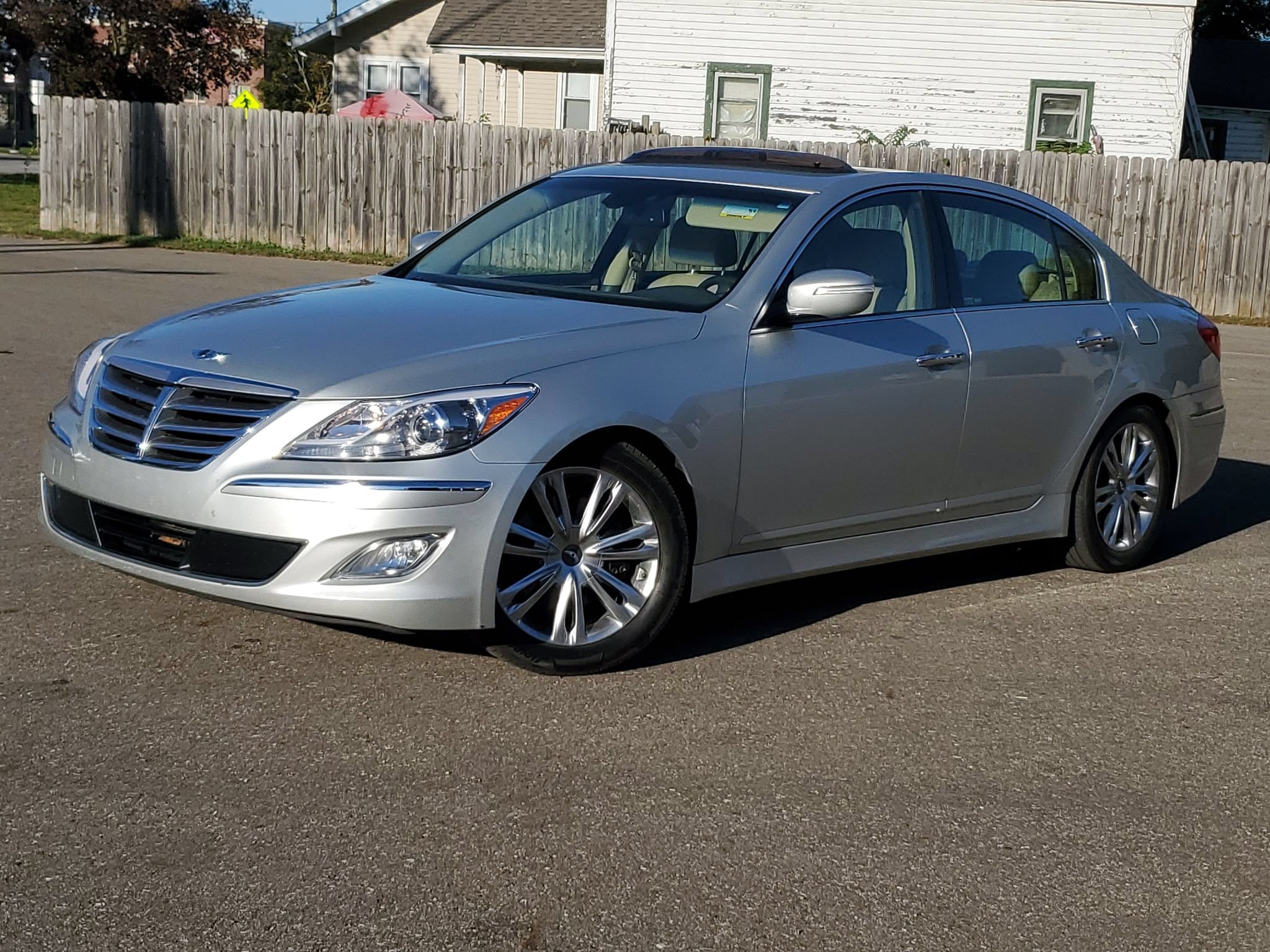 Used 2012 Hyundai Genesis 3.8 w/ Premium Pkg RWD image 29