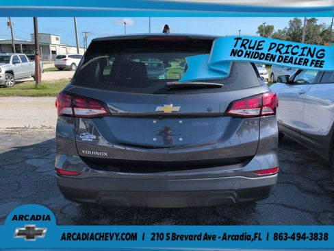 Used 2022 Chevrolet Equinox LS FWD image 4