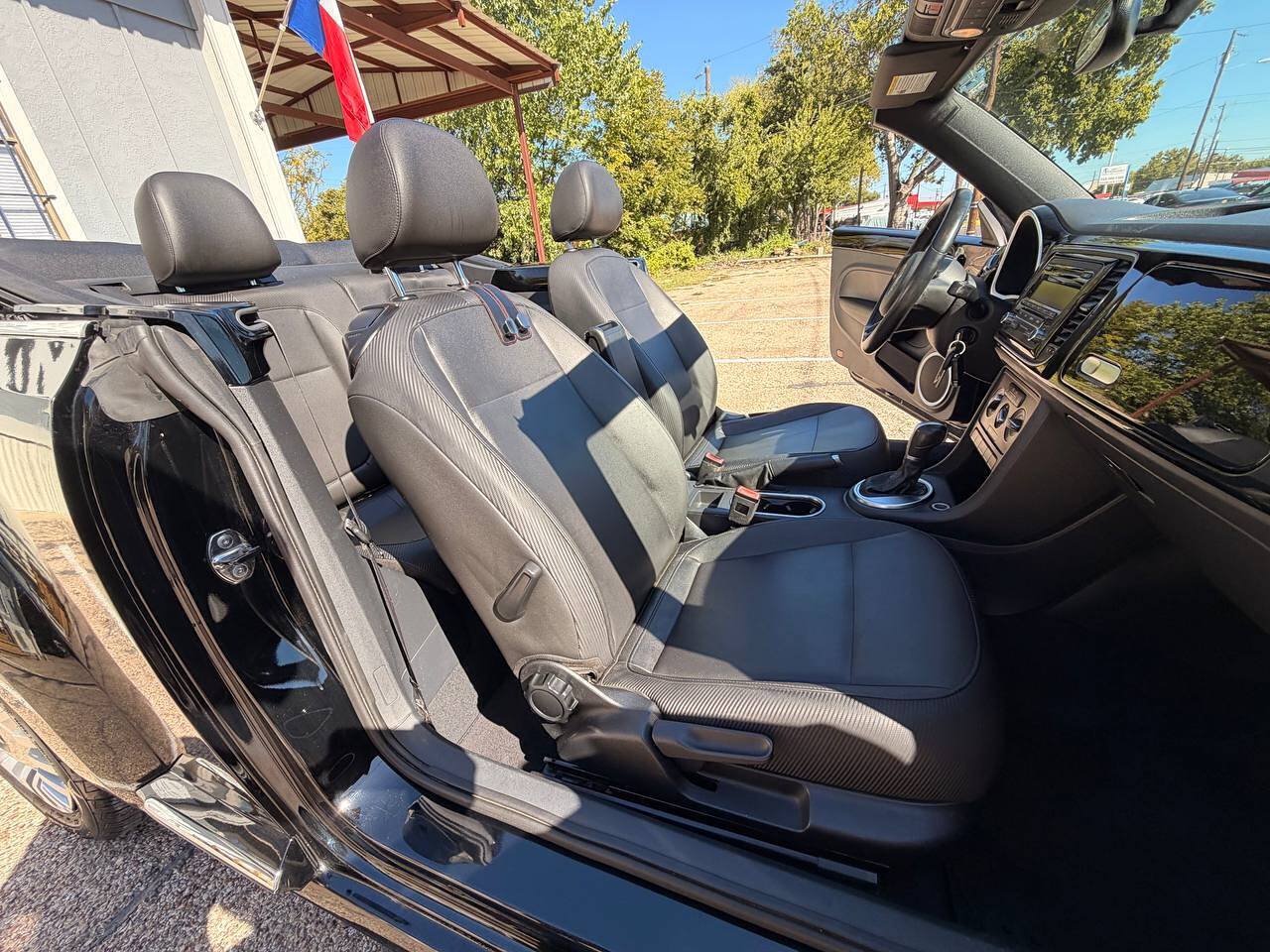 Used 2014 Volkswagen Beetle 1.8T FWD image 17