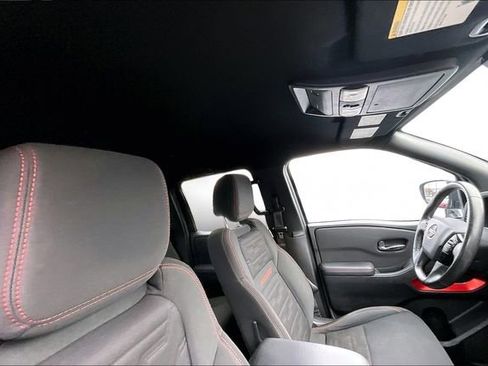 Used 2023 Nissan Frontier PRO-4X w/ Technology Package image 19