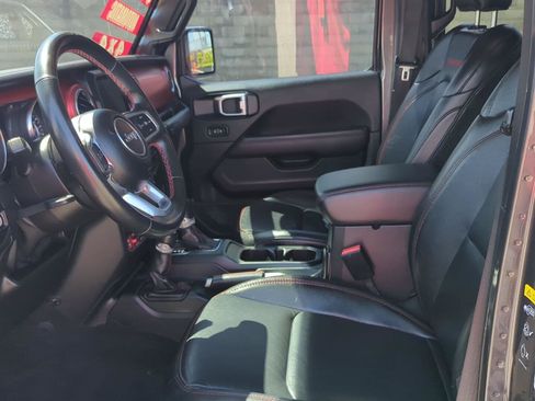 Used 2021 Jeep Gladiator Rubicon AWD/4WD image 12