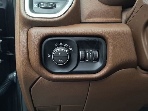 Used 2019 RAM 2500 Laramie image 15
