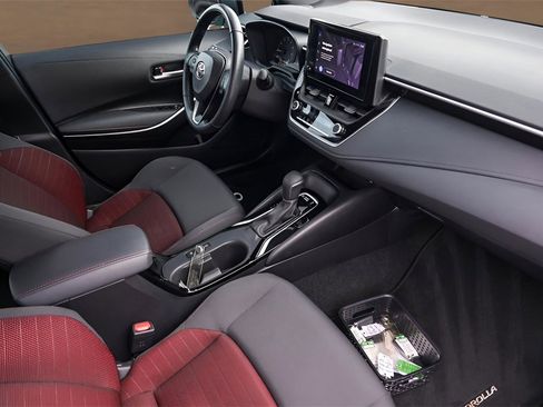 Used 2023 Toyota Corolla SE image 29