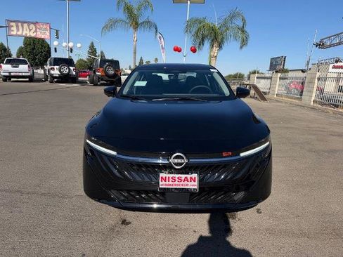 New 2026 Nissan Sentra SR w/ SR Premium Package FWD image 2