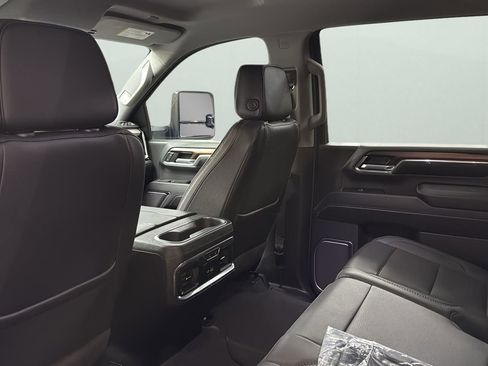 Used 2024 GMC Sierra 2500 Denali w/ Technology Package image 29