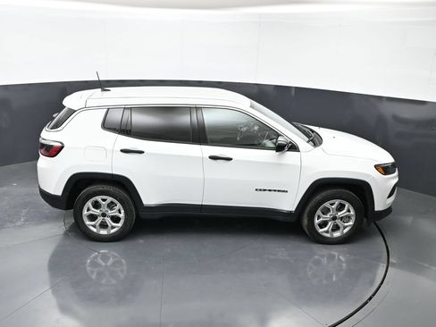 Used 2025 Jeep Compass Sport AWD/4WD image 33